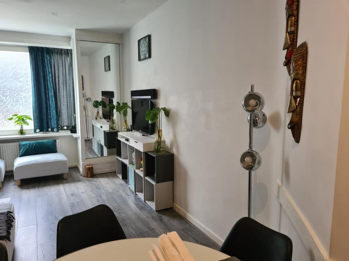 1 Bedroom 15 Min By Tram To Amsterdam Centre! Екстер'єр фото