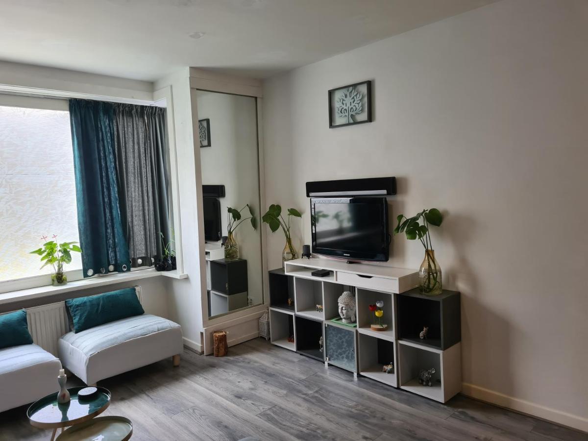 1 Bedroom 15 Min By Tram To Amsterdam Centre! Екстер'єр фото